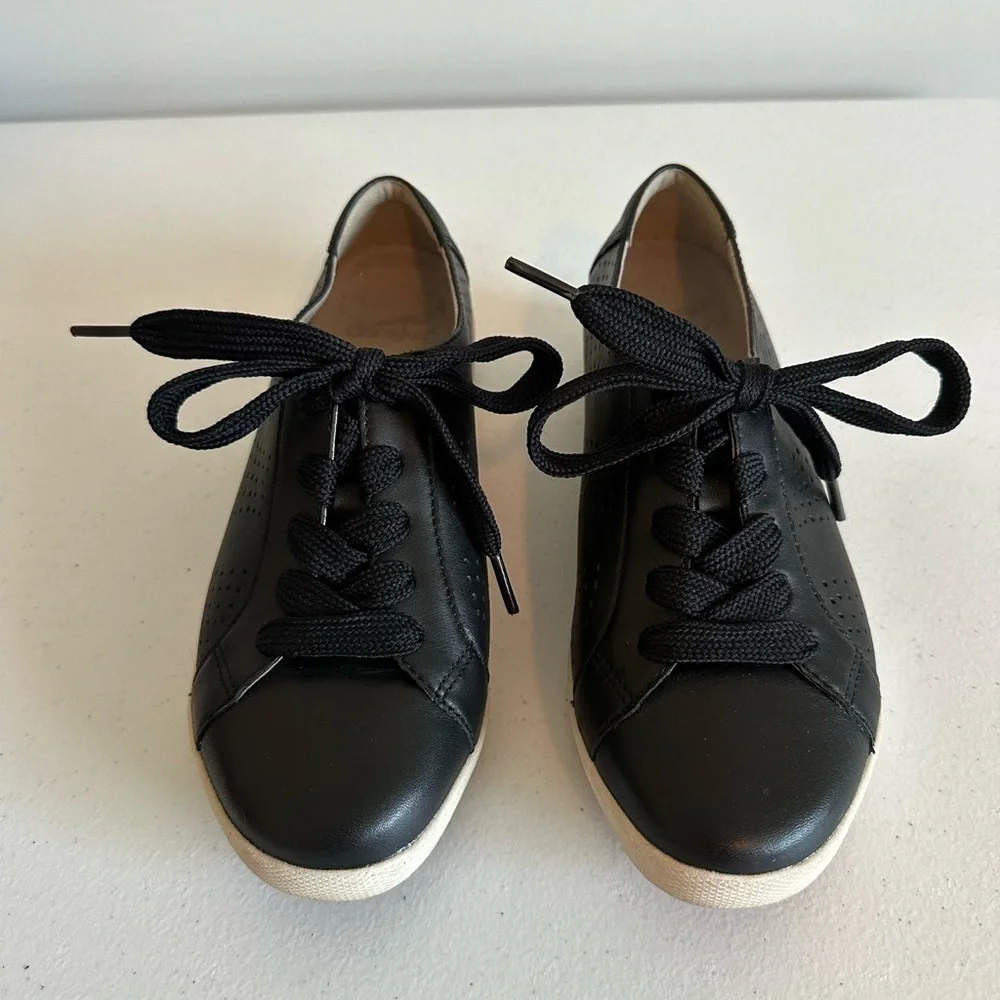 Women’s 37 Dansko Orli‎ Nappa Black Leather Lace Up Sneakers